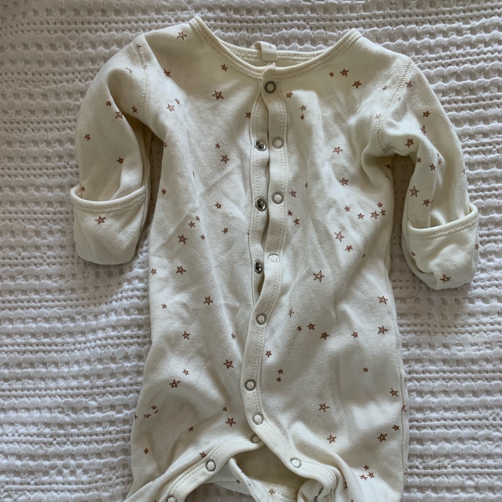 Quincy Mae Cream Star Pattern Footie